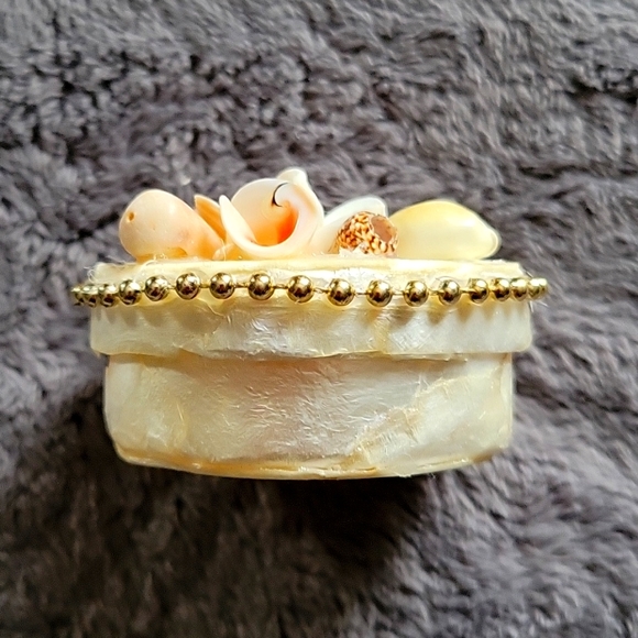 New Philippine Handmade Capiz (Windowpane Oyster) Trinket Box - Picture 3 of 7